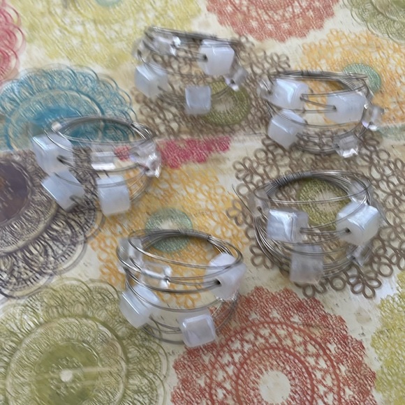 Pier 1 Imports Set of 5 Napkin Rings - Picture 4 of 9